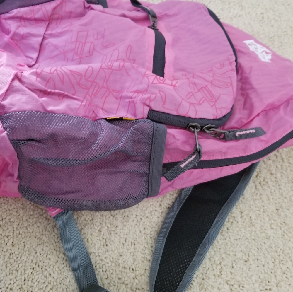 Senterlan Packable Backpack - Picture 5 of 8